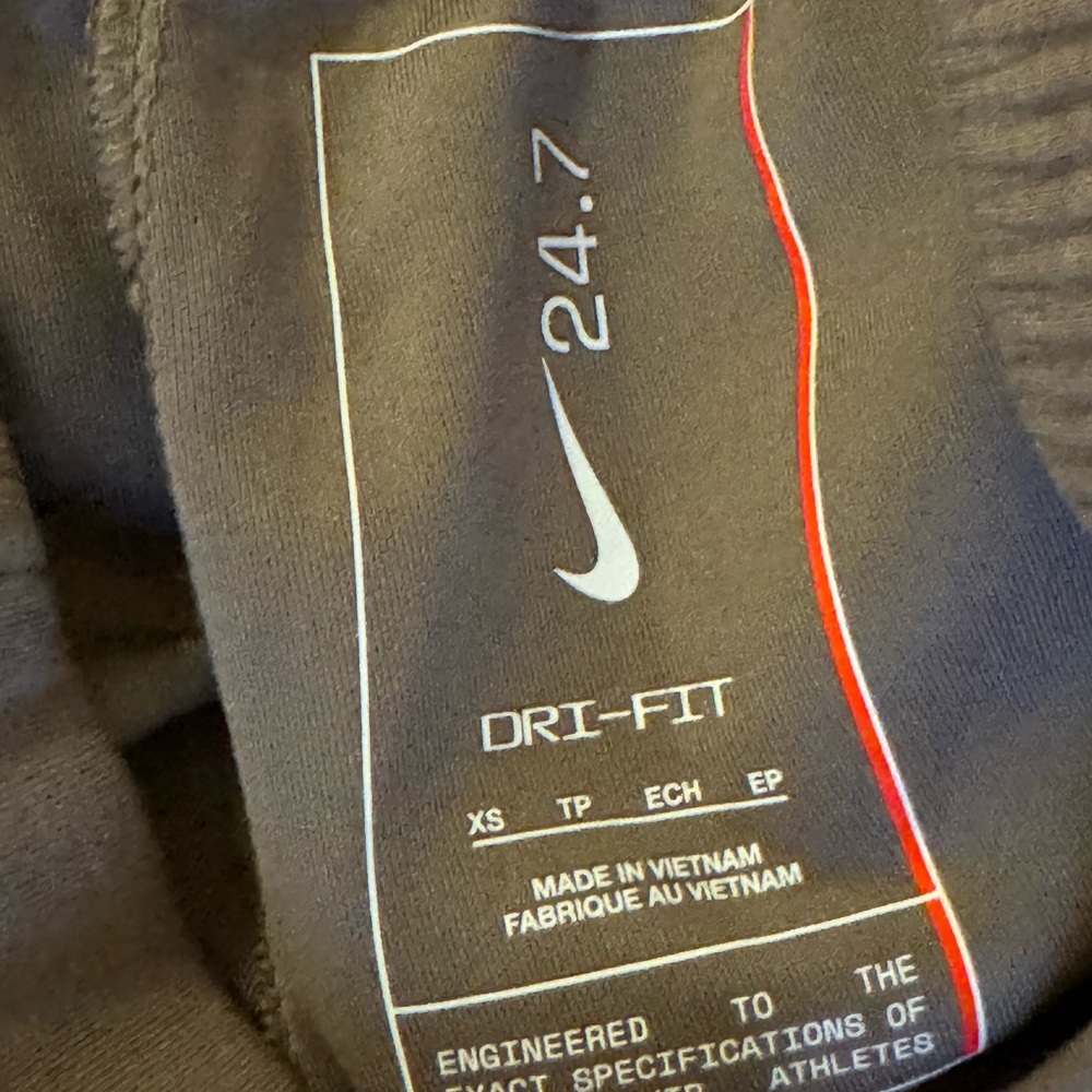 NIKE Mid Rise, Ankle Length Joggers, size XS. NWT! - Picture 4 of 5